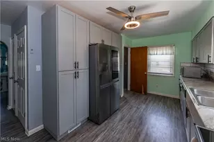 33 Pierce Ave, Cuyahoga Falls, OH 44221 - Photo 13