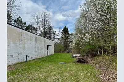 1863 Fenton Avenue, Akron, OH 44312 - Photo 9