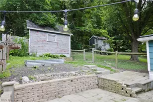 733 Critchfield St, Millersburg, OH 44654 - Photo 9