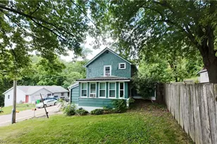 733 Critchfield St, Millersburg, OH 44654 - Photo 3