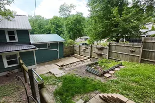 733 Critchfield St, Millersburg, OH 44654 - Photo 7