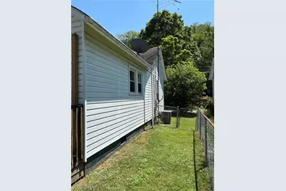 49729 Water Street, St Clairsville, OH 43950 - Photo 3