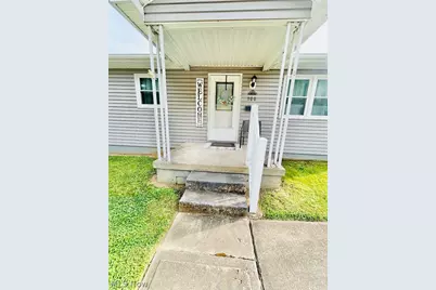 300 W 38th Street, Shadyside, OH 43947 - Photo 3