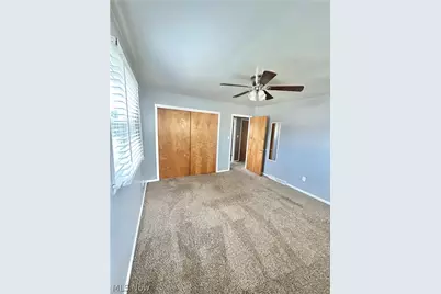 300 W 38th Street, Shadyside, OH 43947 - Photo 7