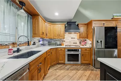 2402 Woodlawn Drive NW, Dover, OH 44622 - Photo 9