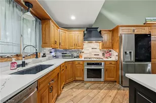 2402 Woodlawn Dr NW, Dover, OH 44622 - Photo 9