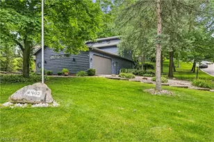 2402 Woodlawn Dr NW, Dover, OH 44622 - Photo 3