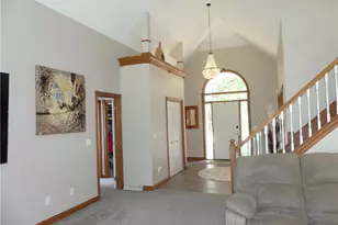 7395 Hunting Lake Dr, Concord Twp, OH 44077 - Photo 9
