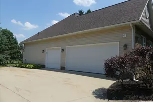 7395 Hunting Lake Dr, Concord Twp, OH 44077 - Photo 25
