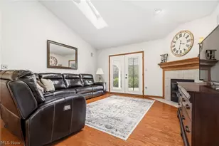 3477 Elmhurst Cir, Uniontown, OH 44685 - Photo 15