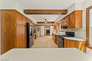 442 S Briarcliff Dr, Canfield, OH 44406 - Photo 9