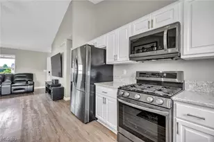 6108 Greenview Trail, North Ridgeville, OH 44039 - Photo 7