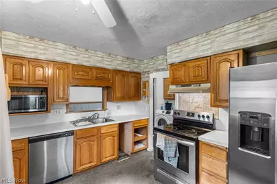 6240 Montrose Drive, Madison, OH 44057 - Photo 7
