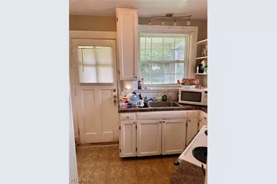 466 Watson Street, Akron, OH 44305 - Photo 11