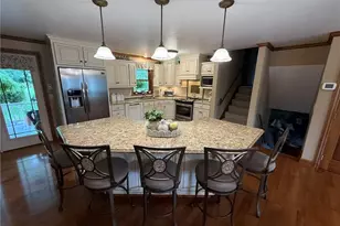 410 Stratton Ave SW, New Philadelphia, OH 44663 - Photo 3