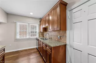 19619 Winslow Rd, Huber Heights, OH 44122 - Photo 9