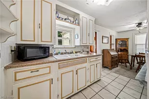 134 E 293rd St, Willowick, OH 44095 - Photo 11