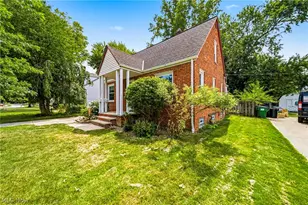 134 E 293rd St, Willowick, OH 44095 - Photo 3