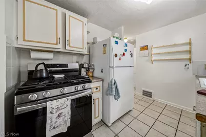 134 E 293rd Street, Willowick, OH 44095 - Photo 9