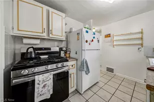 134 E 293rd St, Willowick, OH 44095 - Photo 9