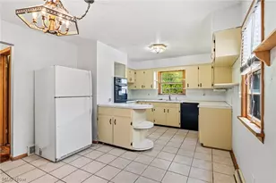 351 Hoover Ave, Akron, OH 44312 - Photo 17