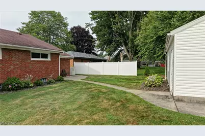 3122 Sweitzer Street NW, Uniontown, OH 44685 - Photo 35