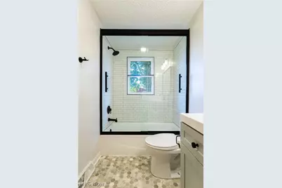 211 Fairview Avenue, Baltimore, OH 43105 - Photo 21