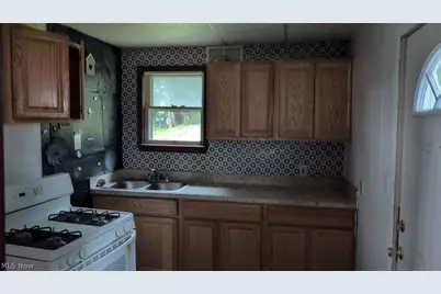 581 Allyn Street, Akron, OH 44311 - Photo 3