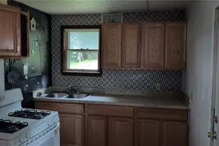 581 Allyn St, Akron, OH 44311 - Photo 3