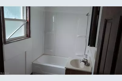 581 Allyn Street, Akron, OH 44311 - Photo 5