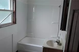 581 Allyn St, Akron, OH 44311 - Photo 5