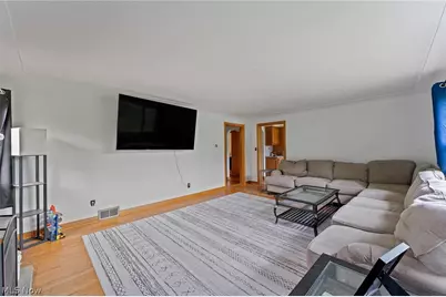 2451 E Western Reserve Road, Poland, OH 44514 - Photo 11