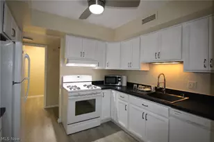 6270 Greenwood, Sagamore Hills, OH 44067 - Photo 3