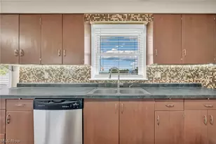 5208 Hayes Ave, Sandusky, OH 44870 - Photo 9
