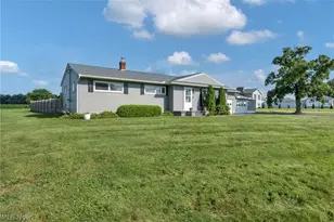 5208 Hayes Ave, Sandusky, OH 44870 - Photo 3