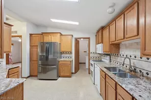 3295 Waterside Dr, Akron, OH 44319 - Photo 17