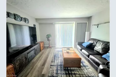 4615 Oak Hill Boulevard #208, Lorain, OH 44053 - Photo 3