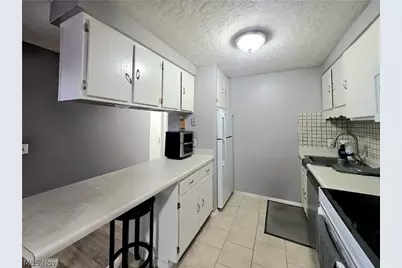 4615 Oak Hill Boulevard #208, Lorain, OH 44053 - Photo 7