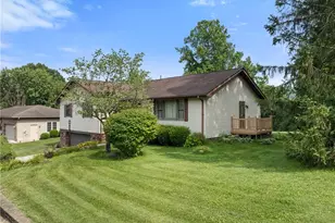 56062 Governor Dr, Bellaire, OH 43906 - Photo 3