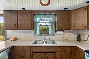 56062 Governor Dr, Bellaire, OH 43906 - Photo 11