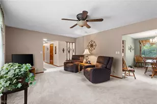 56062 Governor Dr, Bellaire, OH 43906 - Photo 7