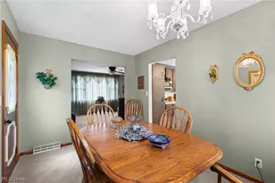 56062 Governor Dr, Bellaire, OH 43906 - Photo 9