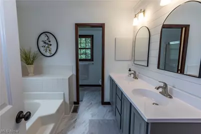 300 Lakeview Circle, Aurora, OH 44202 - Photo 25