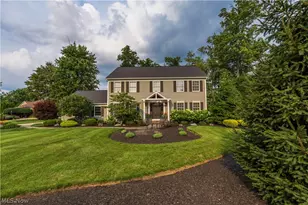 300 Lakeview Cir, Aurora, OH 44202 - Photo 3