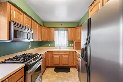 1722 39th Street NW, Canton, OH 44709 - Photo 9
