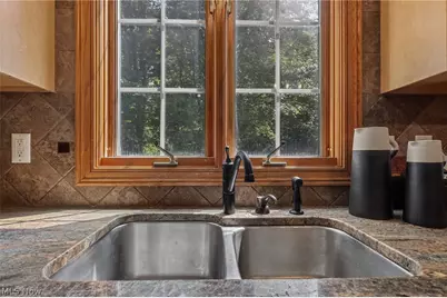 10685 Robert Lane, Chagrin Falls, OH 44023 - Photo 15
