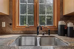 10685 Robert Ln, Chagrin Falls, OH 44023 - Photo 15