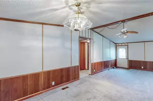 1125 S Johnson Rd, Sebring, OH 44672 - Photo 9