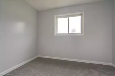 2415 Regentview Street NE, Canton, OH 44705 - Photo 11
