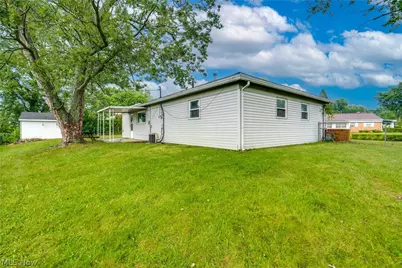 2415 Regentview Street NE, Canton, OH 44705 - Photo 25